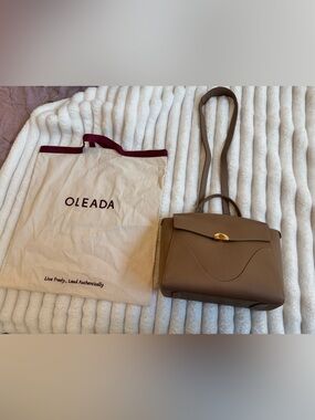 Oleada Wavia Latte 13” Leather Convertible Bag: Crossbody, Top Handle, Backpack